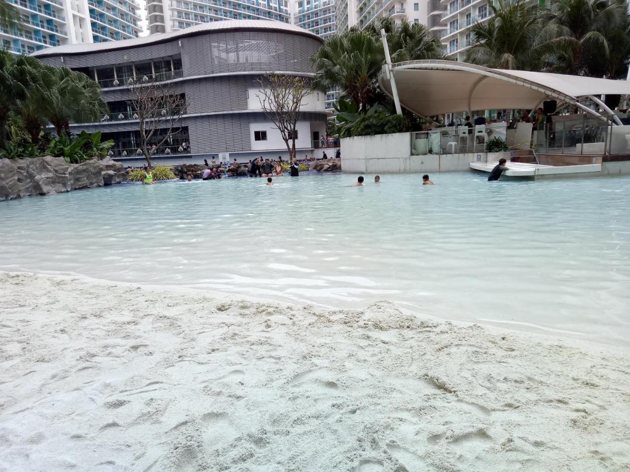 Azure Urban Resort Residences Manila Luaran gambar
