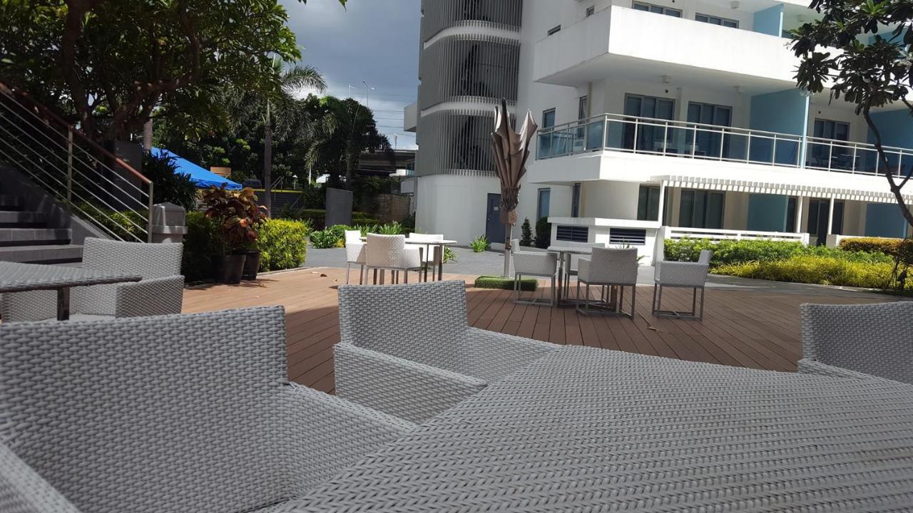 Azure Urban Resort Residences Manila Luaran gambar